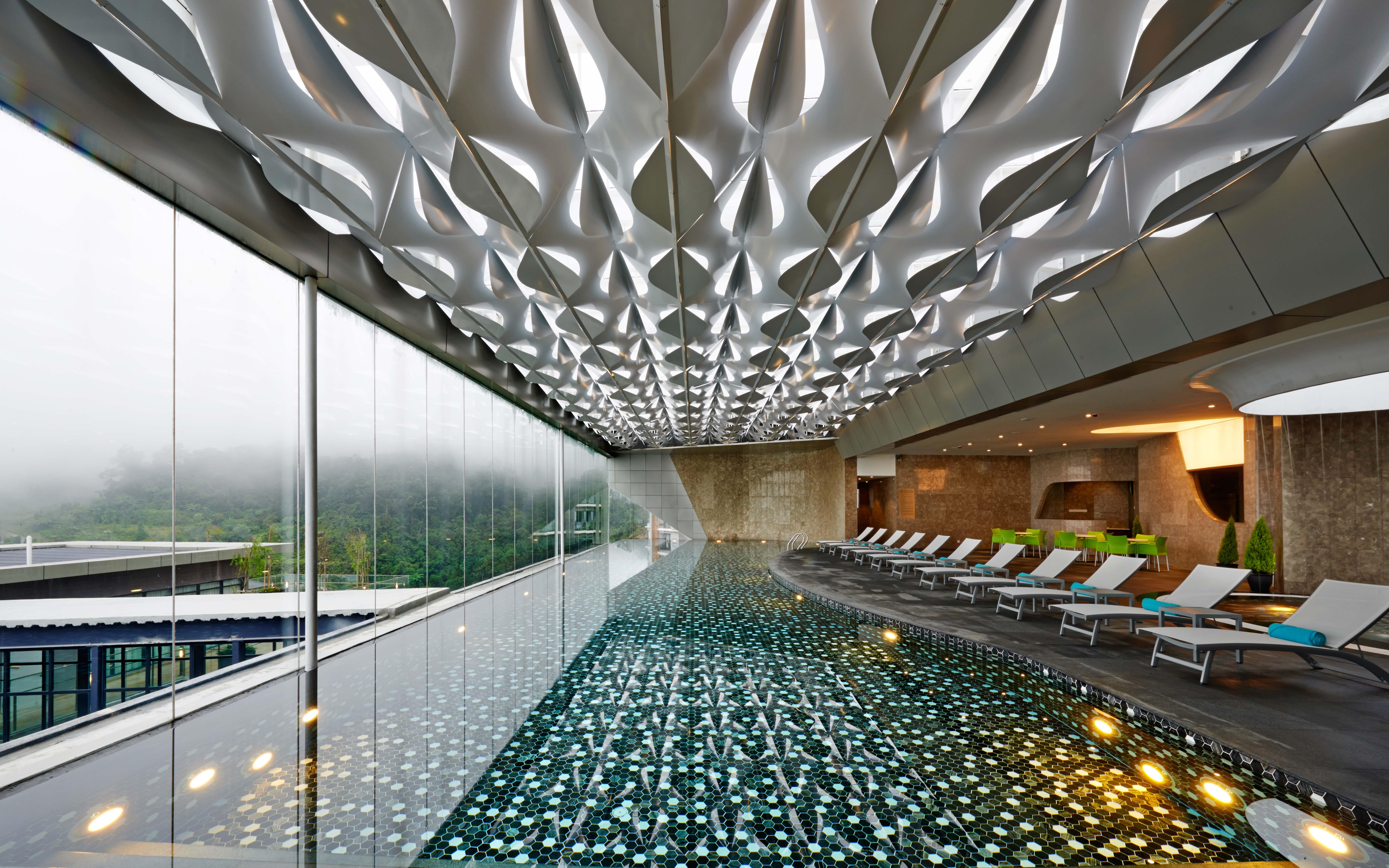 Grand Ion Delemen Hotel Genting Highlands Zewnętrze zdjęcie The pool at the 101 Sky Lounge