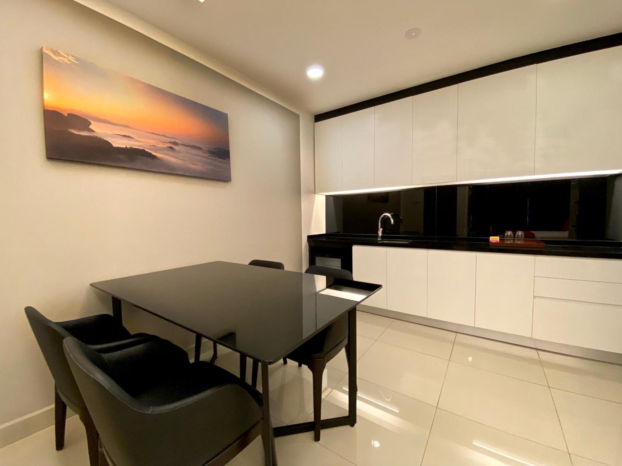 Grand Ion Delemen Hotel Genting Highlands Zewnętrze zdjęcie A modern kitchen